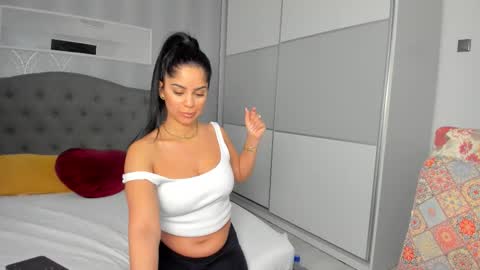 Adelle online show from March 2026 01:04:02 PM