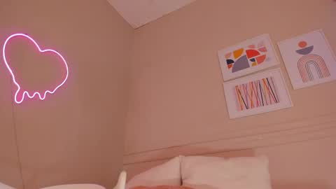 Snapshot of _aleja_x chatting on September 2025 11:43:01 AM _aleja_x online show from September 2025 11:43:01 AM