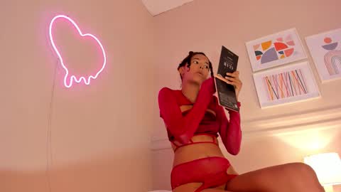 Snapshot of _aleja_x chatting on October 2025 11:43:01 AM _aleja_x online show from October 2025 11:43:01 AM