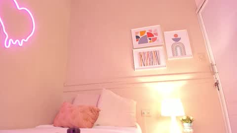 Snapshot of _aleja_x chatting on October 2025 11:33:02 AM _aleja_x online show from October 2025 11:33:02 AM