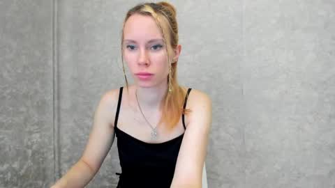 Snapshot of _alex1819 chatting on April 2026 07:25:02 AM _alex1819 online show from April 2026 07:25:02 AM