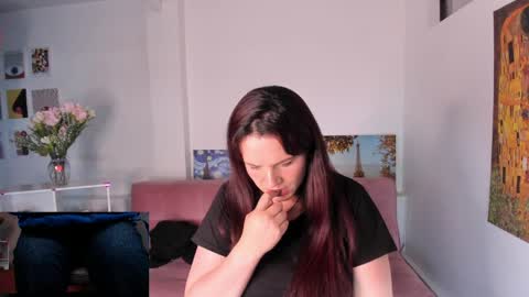 Snapshot of _allisontyler chatting on April 2026 01:42:02 AM Allison online show from April 2026 01:42:02 AM