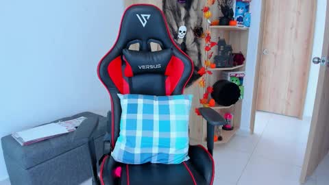 Snapshot of _amanda_seyfried19 chatting on October 2025 05:01:01 PM AMANDA online show from October 2025 05:01:01 PM