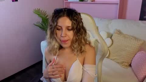 _amymoore online show from June 2026 01:38:02 AM