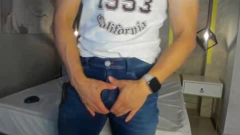 Andrew online show from December 2024 12:33:02 PM