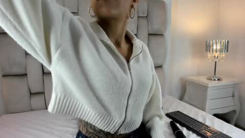 Angel Azul online show from February 2025 11:55:02 AM