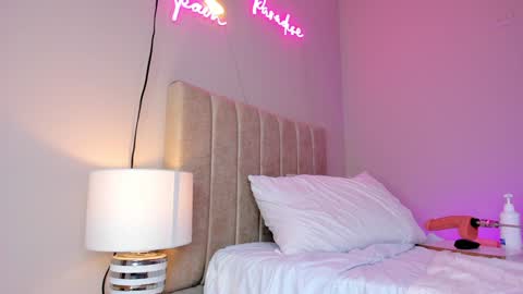 ngela  online show from January 2025 09:09:01 PM