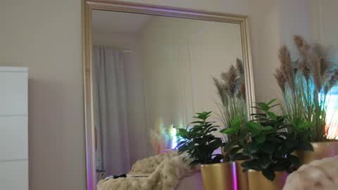 Anna online show from March 2026 08:37:02 PM