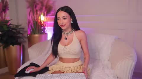 Snapshot of _anna_bloom chatting on June 2026 07:25:02 PM Anna online show from June 2026 07:25:02 PM