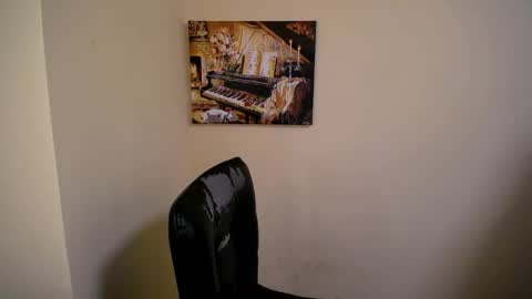 Anna online show from February 2025 10:20:02 AM