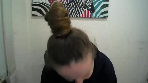 Snapshot of _annabelle_lee chatting on April 2026 06:22:02 AM Anna online show from April 2026 06:22:02 AM