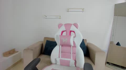    online show from December 2025 12:14:01 PM