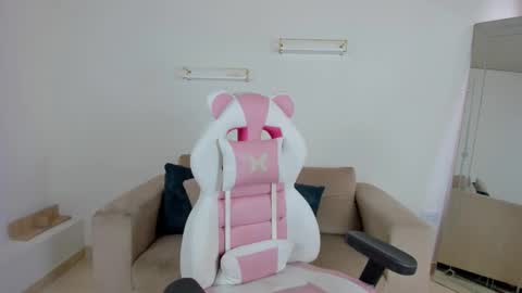    online show from December 2025 12:58:02 PM