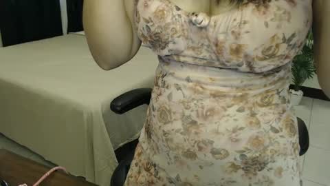 Angie online show from February 2025 08:22:01 AM