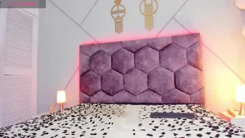 _aurora_collins_ online show from February 2025 03:36:02 PM