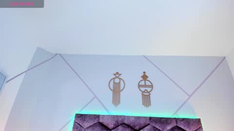 _aurora_collins_ online show from December 2025 12:22:02 PM