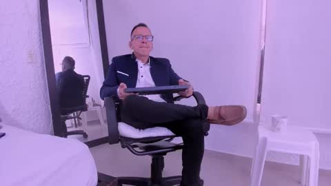 _axelking_ online show from February 2026 11:31:02 AM