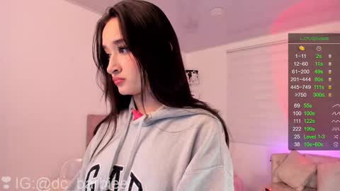 Andrea online show from November 2025 08:40:01 PM