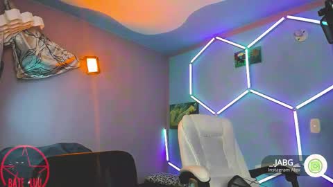 Lunita  online show from October 2025 04:26:01 AM