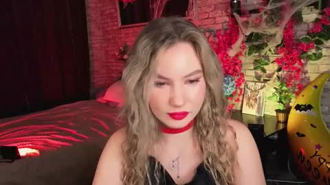 Bella online show from October 2025 08:32:01 PM