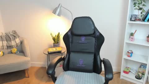 Bella Evans online show from February 2025 05:42:02 AM