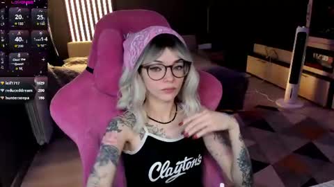 Snapshot of _black_fox__ chatting on June 2026 12:02:02 AM Olivia Subscribe to my Fansly - online show from June 2026 12:02:02 AM