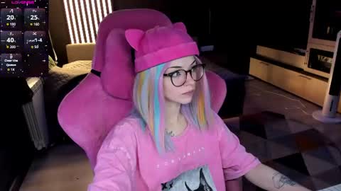 Snapshot of _black_fox__ chatting on June 2026 11:46:01 PM Olivia Subscribe to my Fansly - online show from June 2026 11:46:01 PM