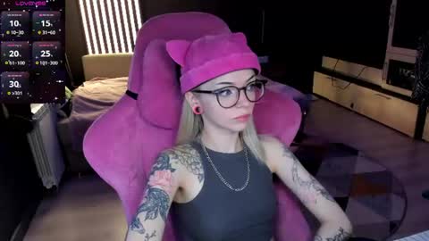 Snapshot of _black_fox__ chatting on July 2026 12:37:02 AM Olivia Subscribe to my Fansly - online show from July 2026 12:37:02 AM