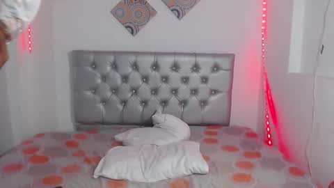 Andrew online show from December 2025 07:11:02 PM