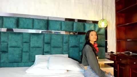 _bonnyandclyde online show from February 2026 01:10:01 PM