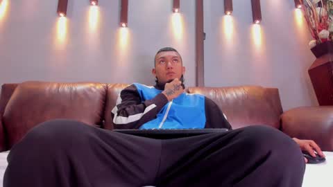 Snapshot of _cannabitch chatting on January 2025 01:08:02 PM Shatta Sara online show from January 2025 01:08:02 PM