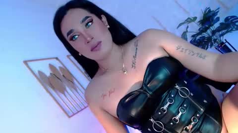 Caroline online show from October 2025 06:06:02 AM