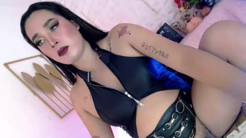 Caroline online show from February 2026 06:17:01 AM