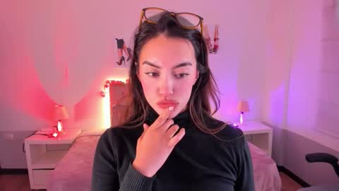 Charlote online show from October 2025 08:17:02 PM