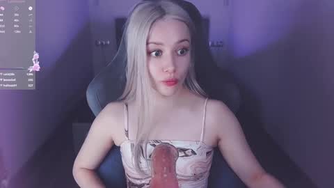 Snapshot of _chatur_babe chatting on February 2025 08:18:01 PM Angelina online show from February 2025 08:18:01 PM