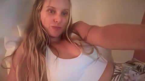 Snapshot of _chelsea___ chatting on October 2025 04:46:01 AM Chelsea xo online show from October 2025 04:46:01 AM