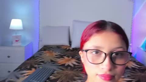 Snapshot of _cherry_fox chatting on April 2026 12:00:02 PM _cherry_fox online show from April 2026 12:00:02 PM