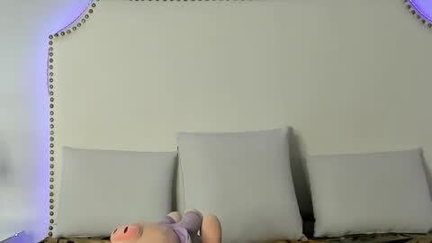 Snapshot of _cherry_fox chatting on May 2026 11:48:02 AM _cherry_fox online show from May 2026 11:48:02 AM
