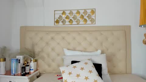 Chloe  online show from September 2025 11:37:01 AM