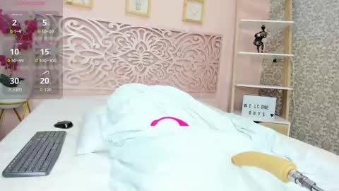Snapshot of _cinnamon_star chatting on June 2026 12:47:02 PM _cinnamon_star online show from June 2026 12:47:02 PM