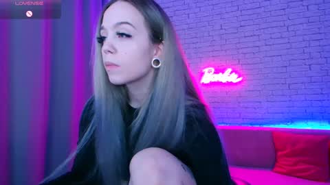 Snapshot of _crazybee_ chatting on February 2025 05:30:02 AM Nica online show from February 2025 05:30:02 AM