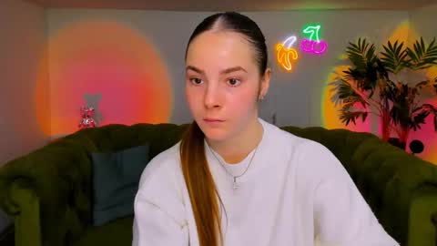 Erika online show from November 2025 06:11:02 AM