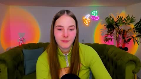 Erika online show from November 2025 06:26:02 AM