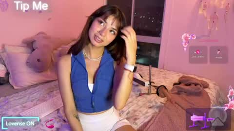 Snapshot of _cute_isabella_ chatting on May 2026 11:35:02 PM _cute_isabella_ online show from May 2026 11:35:02 PM