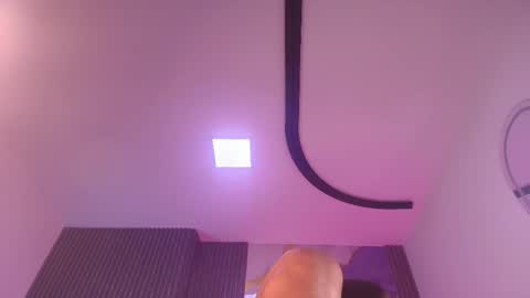 Snapshot of _diionne chatting on May 2026 07:33:02 PM Dione online show from May 2026 07:33:02 PM