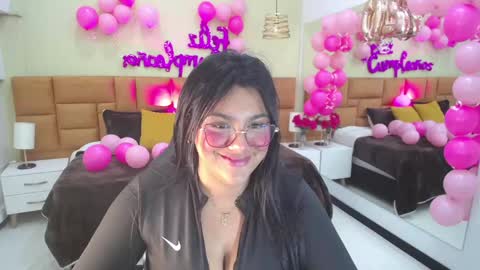 Snapshot of _dulcinea_1 chatting on February 2025 11:38:02 AM Dulcinea online show from February 2025 11:38:02 AM