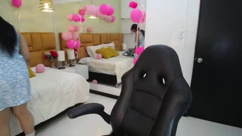 Snapshot of _dulcinea_1 chatting on February 2025 11:47:02 AM Dulcinea online show from February 2025 11:47:02 AM