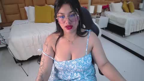 Snapshot of _dulcinea_1 chatting on February 2025 05:22:02 PM Dulcinea online show from February 2025 05:22:02 PM