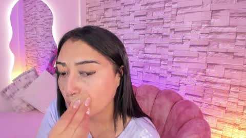 Snapshot of _elarossie_ chatting on April 2026 02:45:01 AM Ela online show from April 2026 02:45:01 AM
