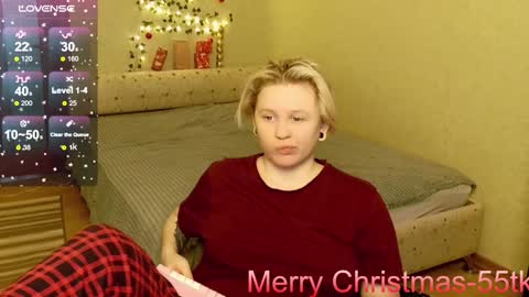 chloue and Gretta online show from December 2024 06:48:01 PM